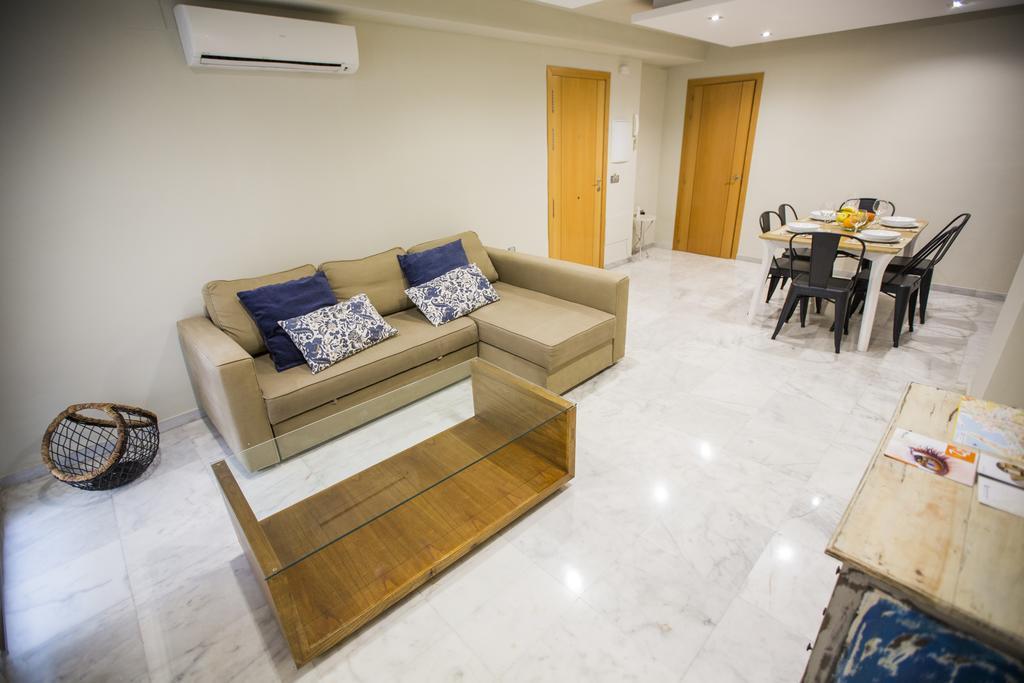 Ab Apartamentos Reding Malaga Exterior photo