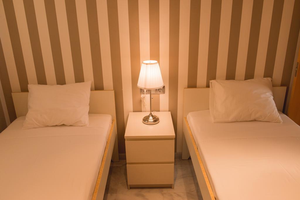Ab Apartamentos Reding Malaga Room photo